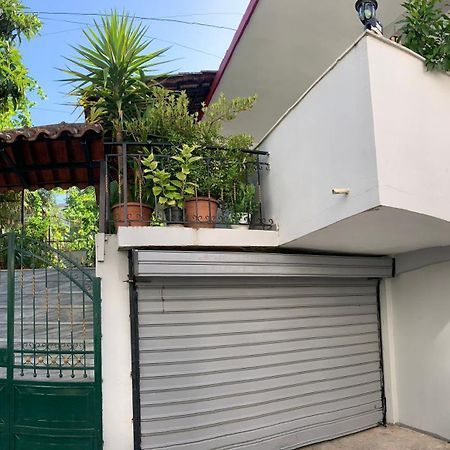 Christina'S House With 2 Bedrooms And Free Parking Gjirokastër Exterior foto